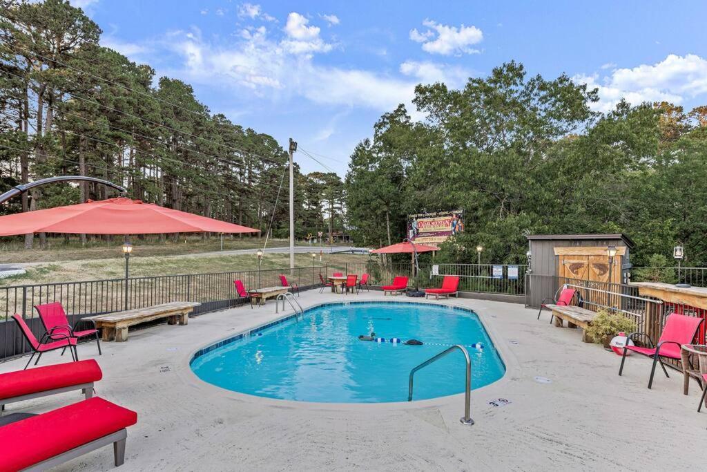 Stonegate Lodge King Bed Wifi 50 In Roku Tv Salt Water Pool Room # 101 Eureka Springs Exteriör bild